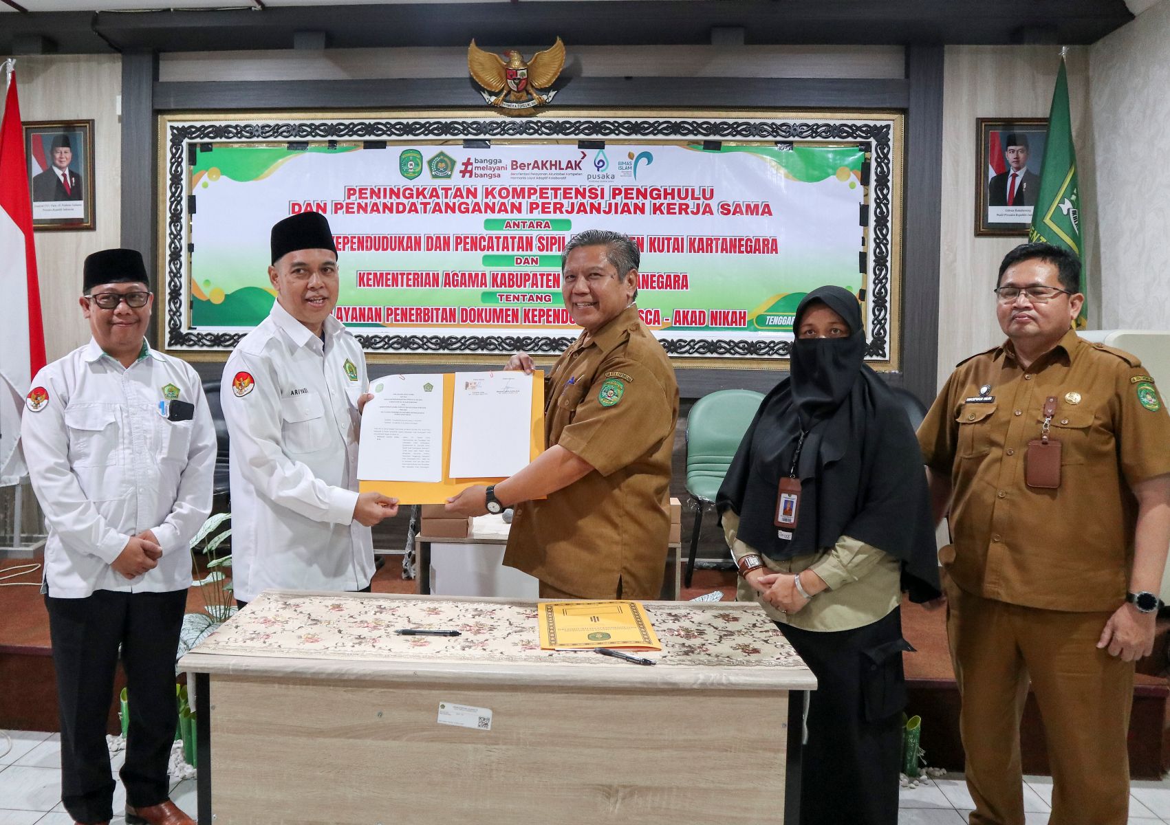 Penandatanganan Perjanjian Kejasama dengan Disdukcapil Kabupaten Kutai Kartanegara