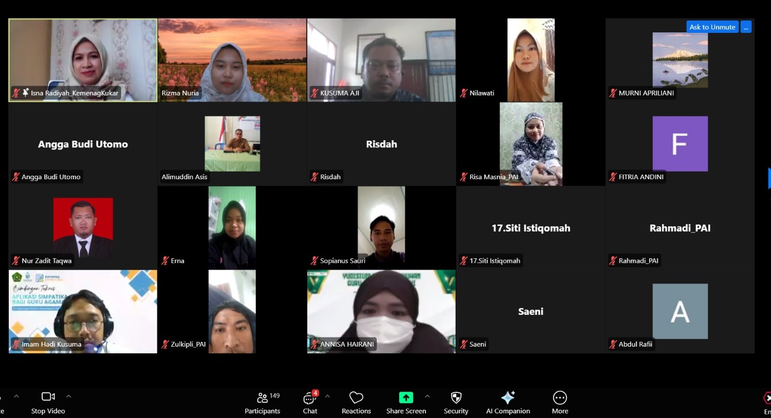 Pastikan Administrasi Tertib, Kemenag Kukar Dampingi GPAI Lulusan PPG 2025 Lengkapi Data TPG