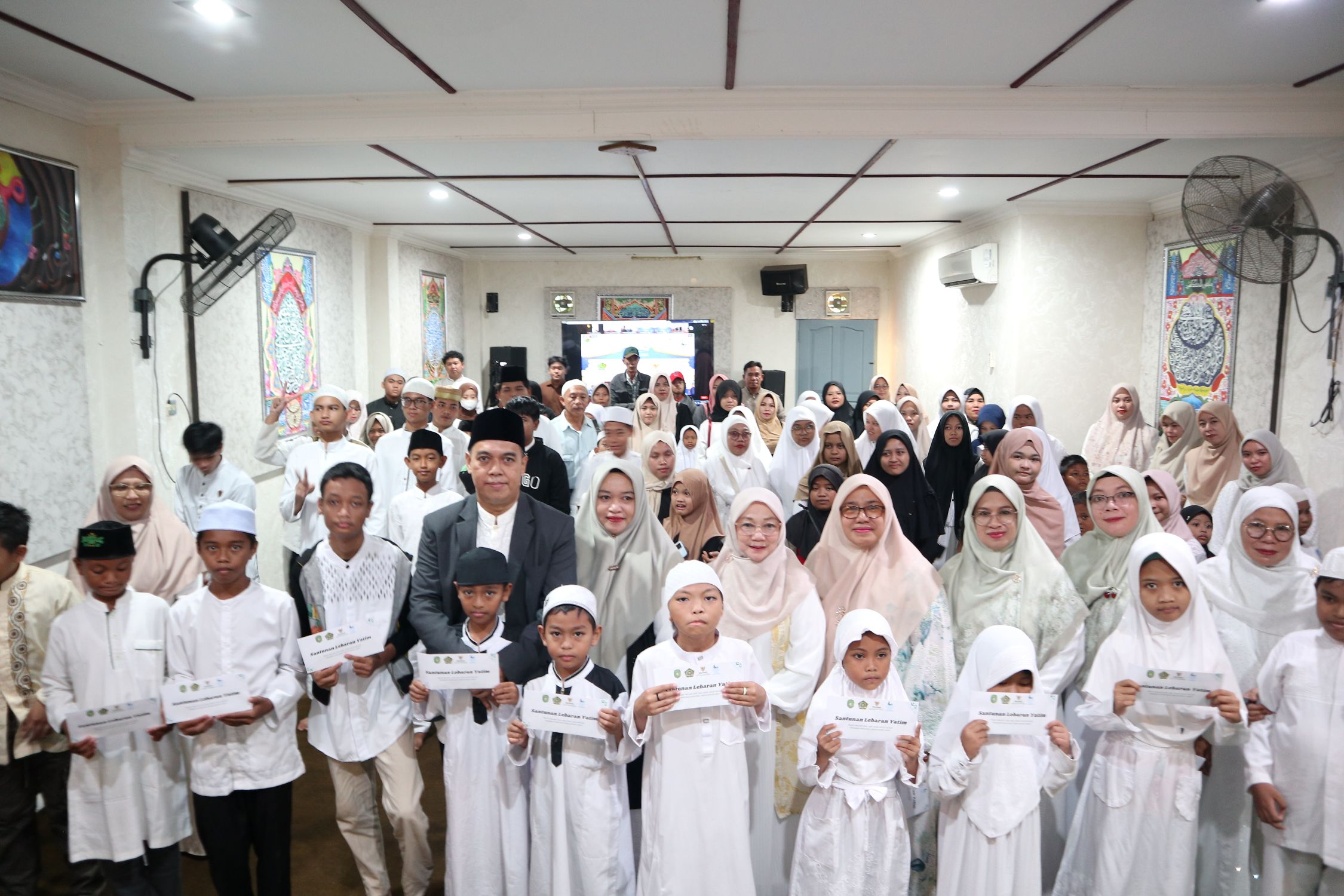201 Penerima Bantuan Hadiri Lebaran Yatim Kemenag Kukar