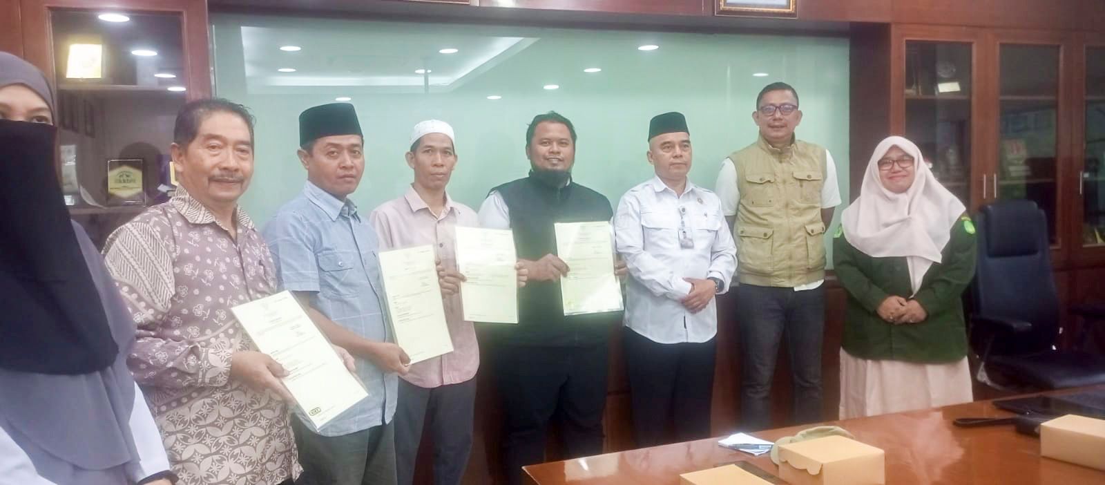 Kolaborasi Kemenag dan ATR/BPN Terbitkan Enam Sertifikat Tanah Wakaf